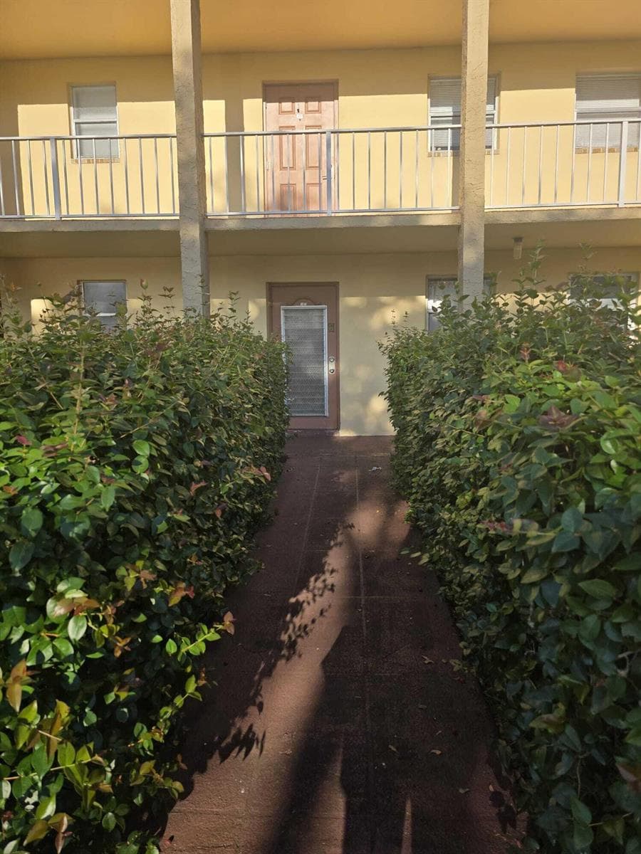 8400 Sunrise Lakes Boulevard # 107, Sunrise, FL 33322 photo 5