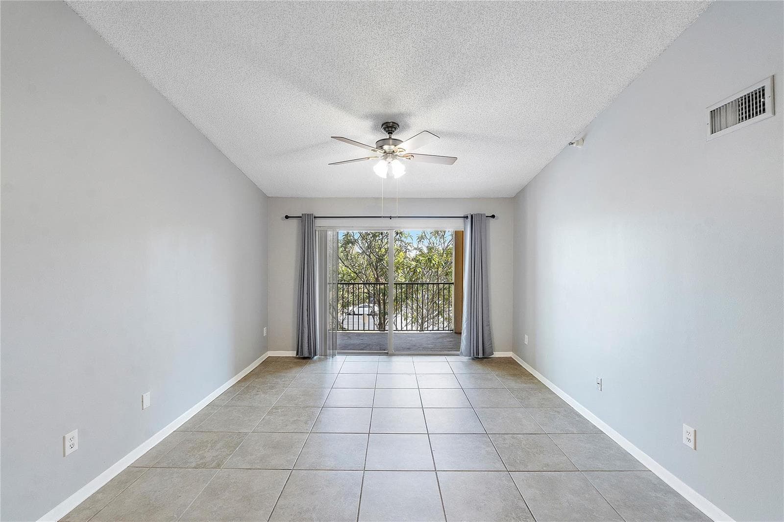120 Yacht Club Way # 305, Hypoluxo, FL 33462 photo 5