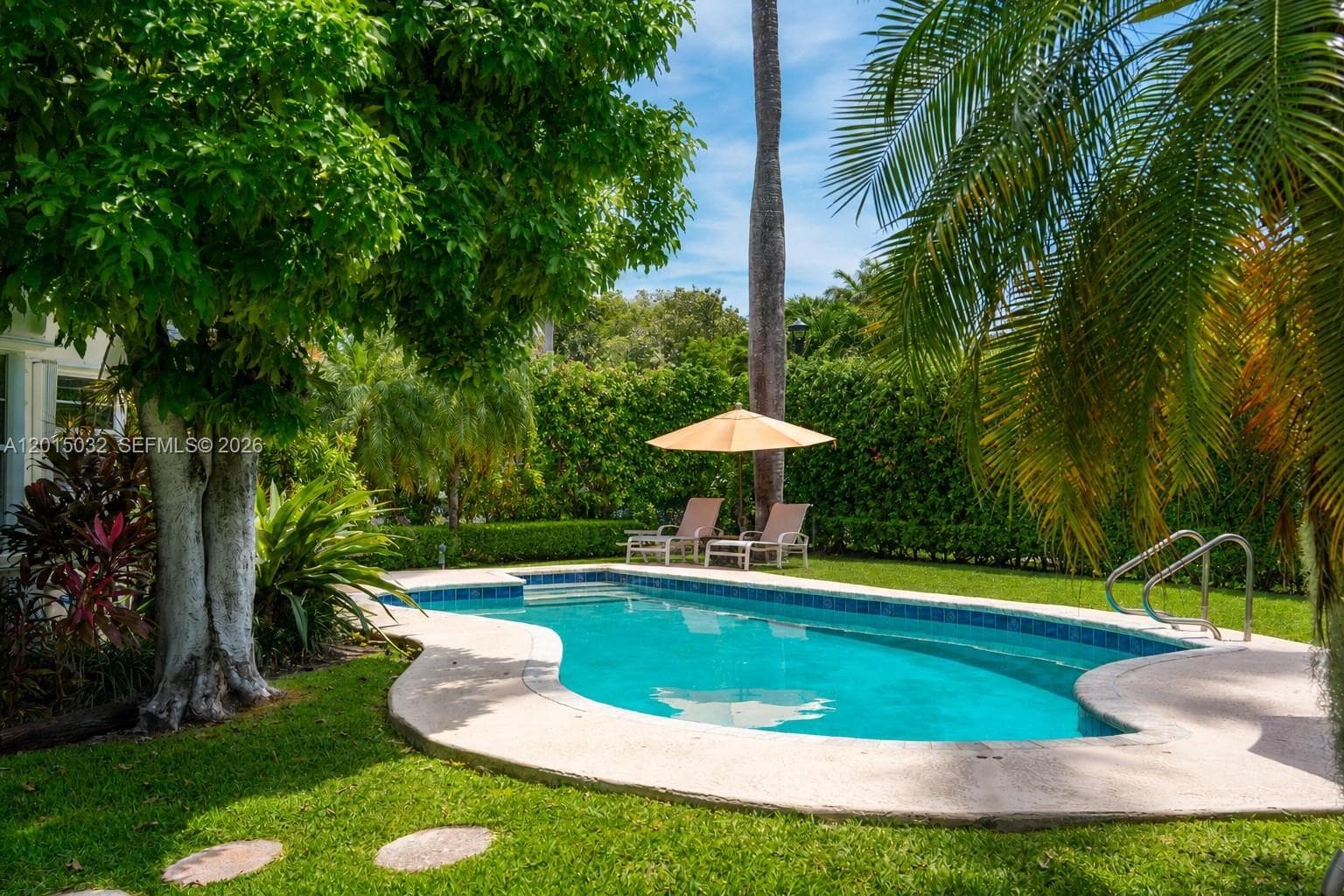 363 S Hibiscus Dr, Miami Beach, FL 33139 photo 2