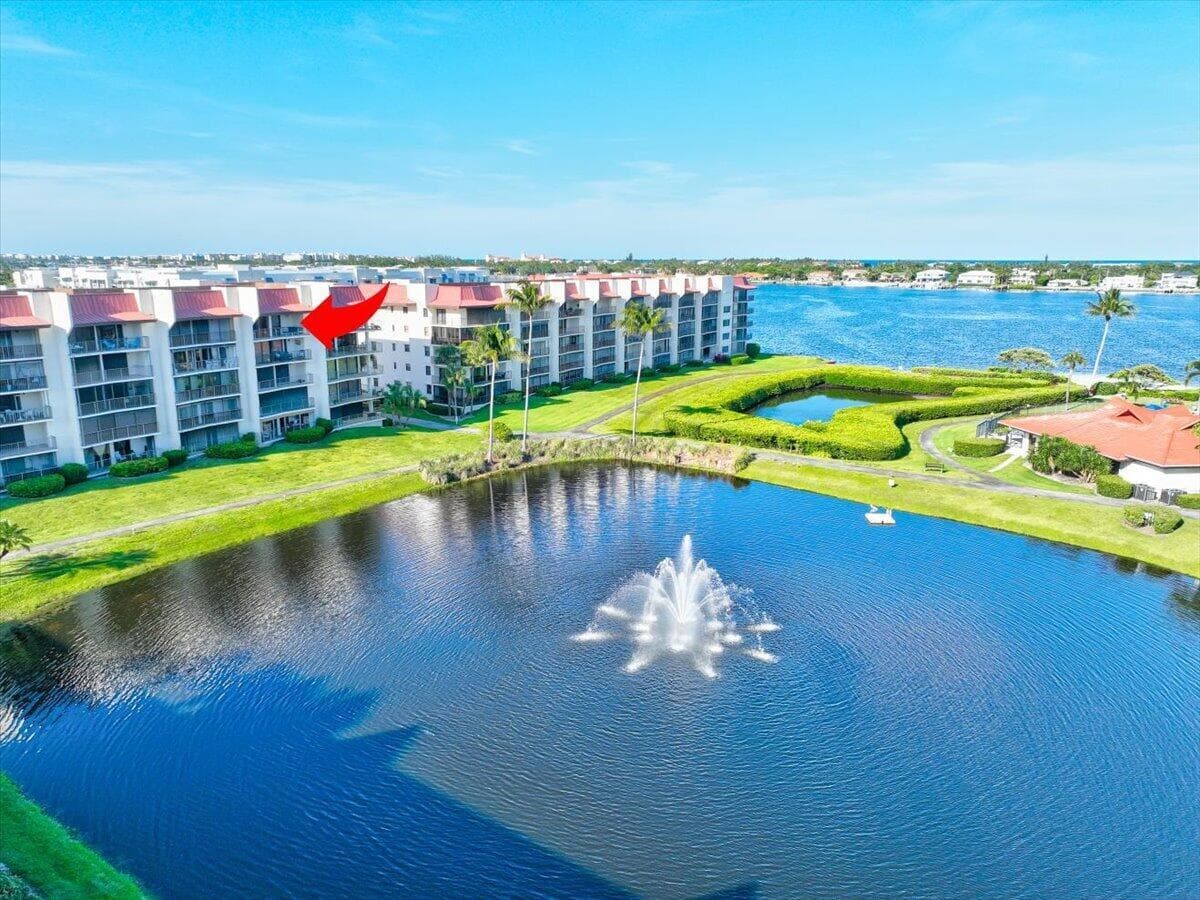 7030 Half Moon Circle # 515, Hypoluxo, FL 33462 photo 2