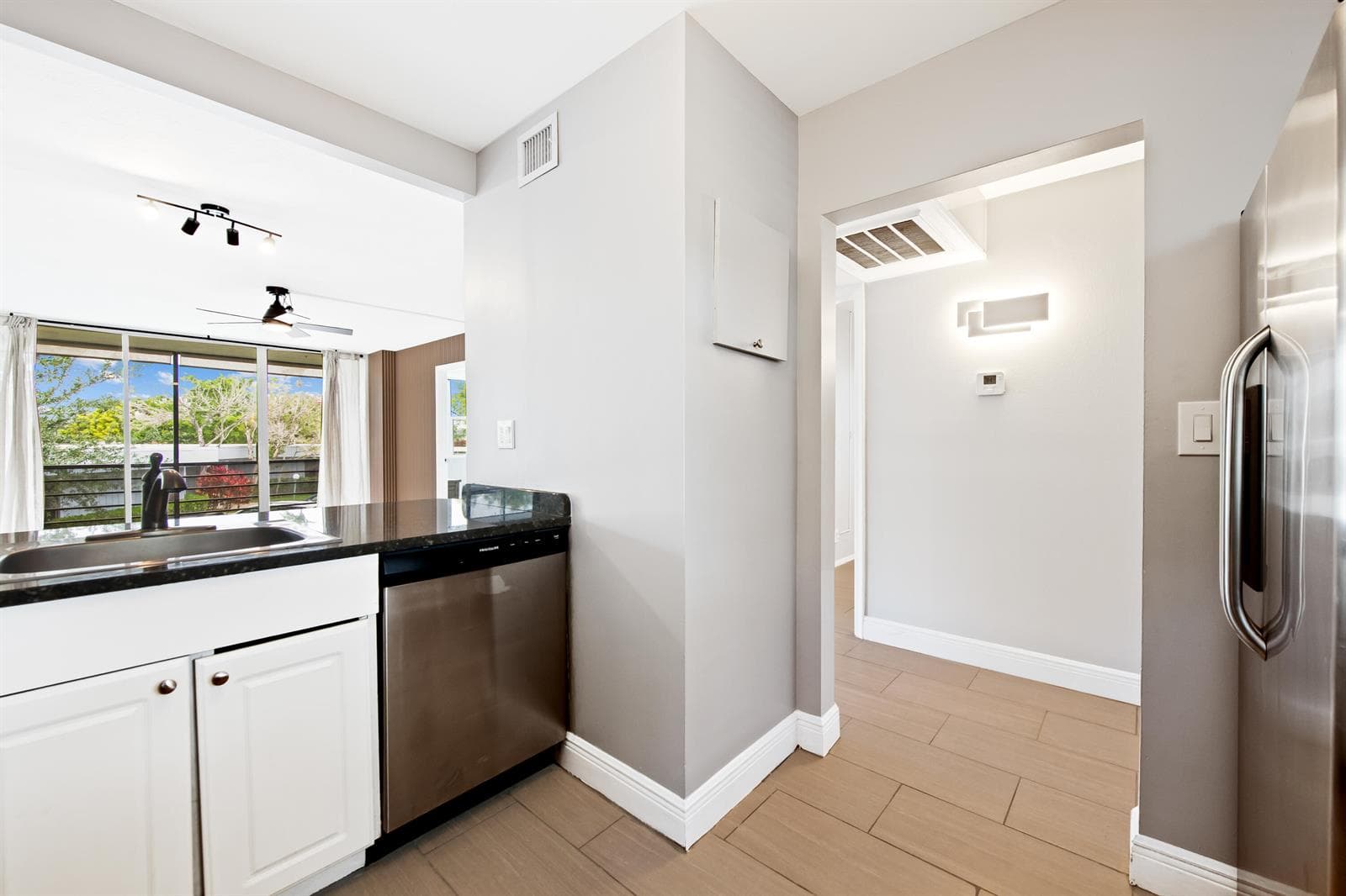 113 Royal Park Drive # 2h, Oakland Park, FL 33309 photo 3