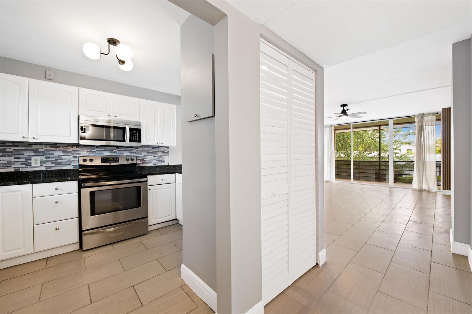 113 Royal Park Drive # 2h, Oakland Park, FL 33309 photo 4