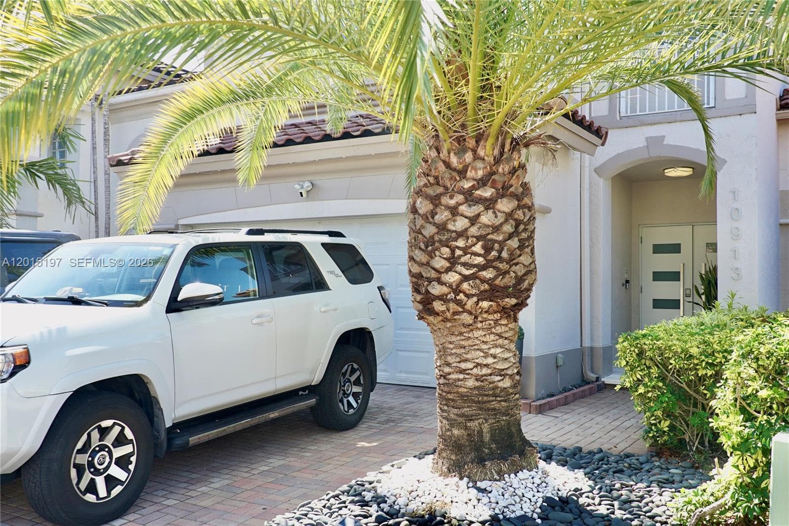 10913 NW 67th St, Doral, FL 33178 photo 5