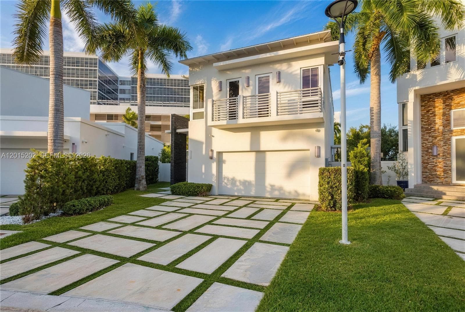8221 NW 34th Dr, Doral, FL 33122