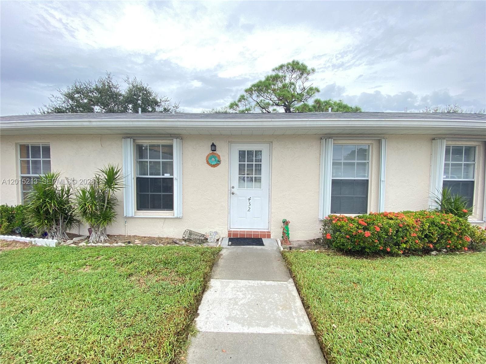 432 Bennington Ln # 432, Lake Worth, FL 33467