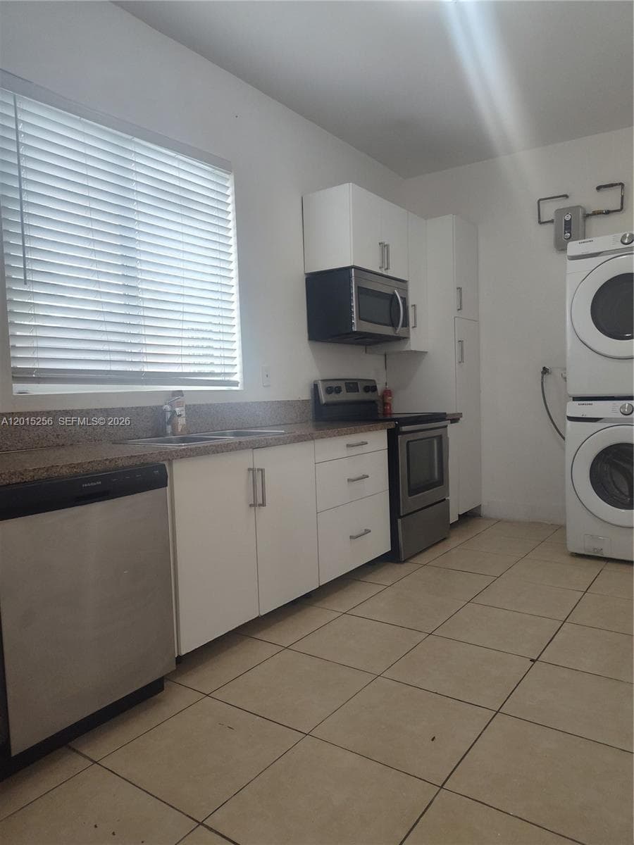 8028 NW 5th Ct # Rear, Miami, FL 33150 photo 3