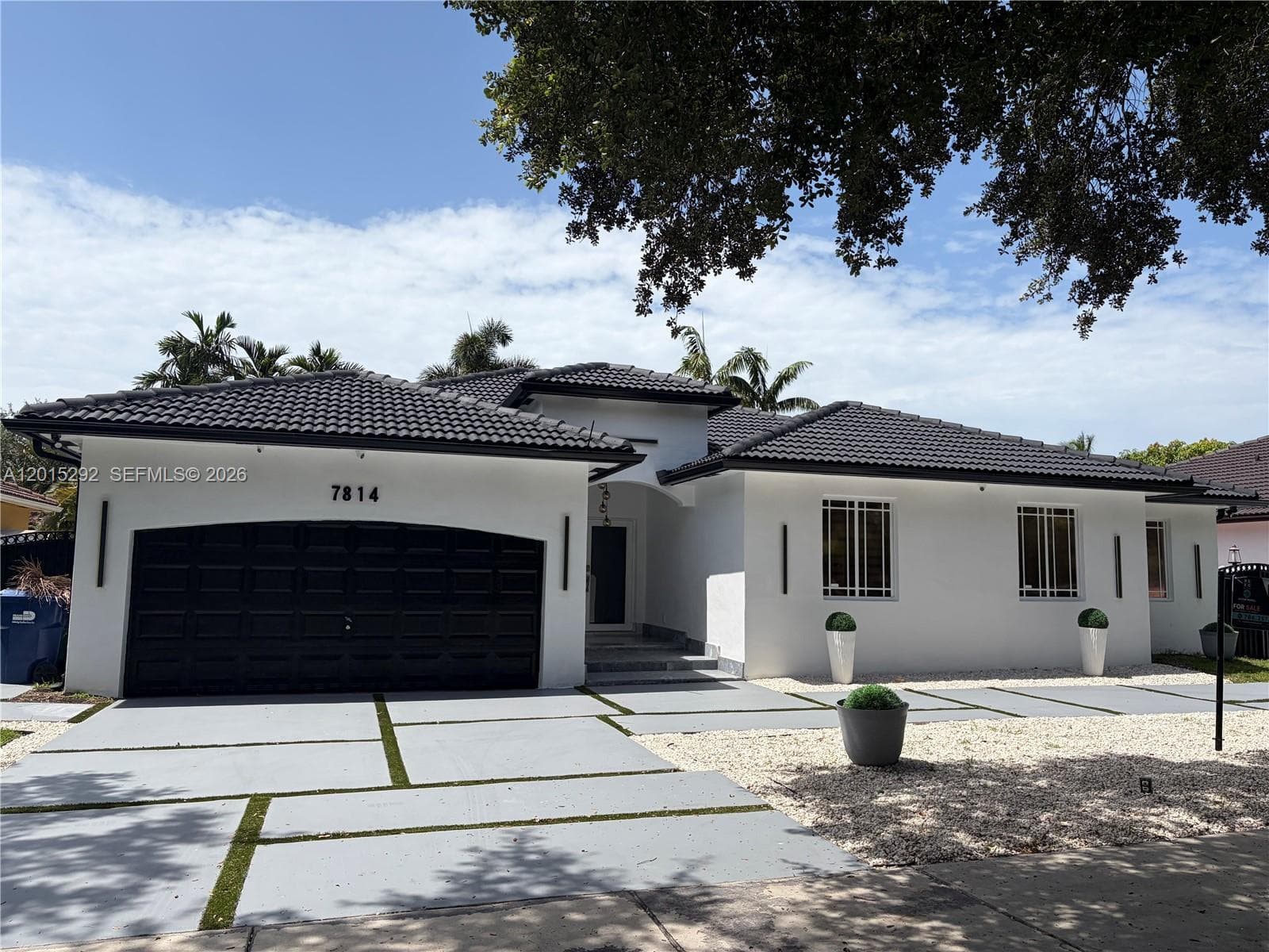 7814 NW 165th St, Miami Lakes, FL 33016 photo 2