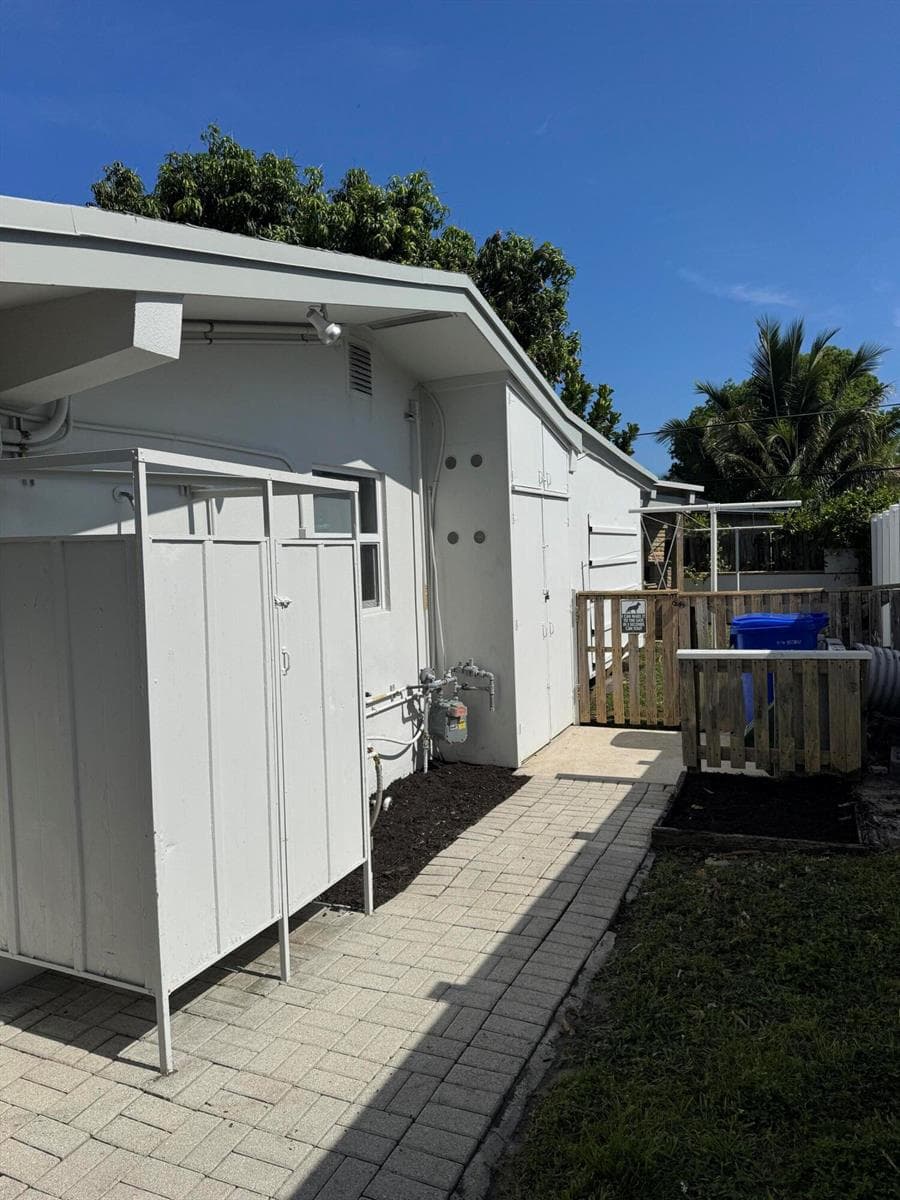 2560 NE 20th Street, Pompano Beach, FL 33062 photo 4