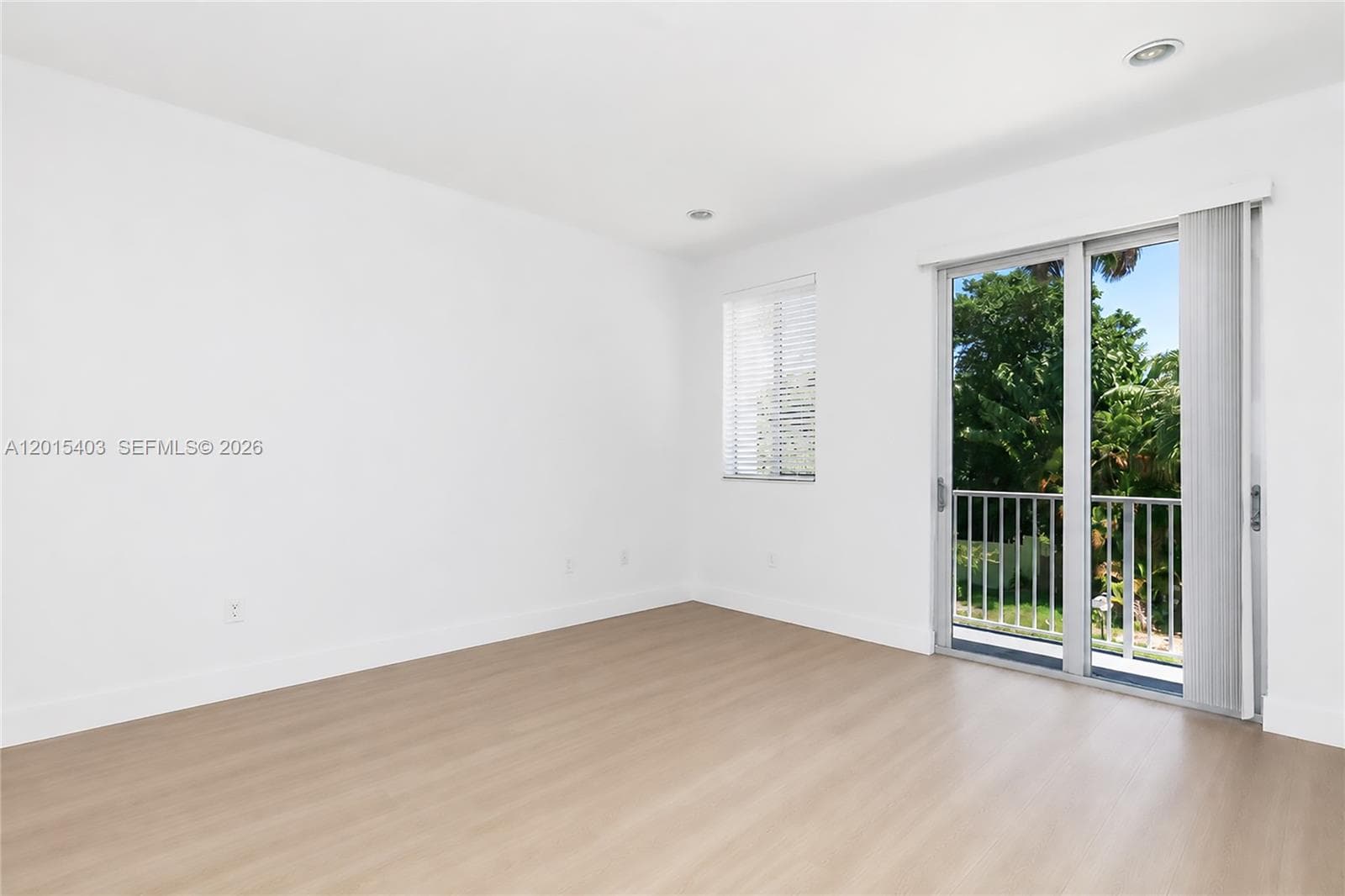 2610 NE 213th St # 103, Miami, FL 33180 photo 4