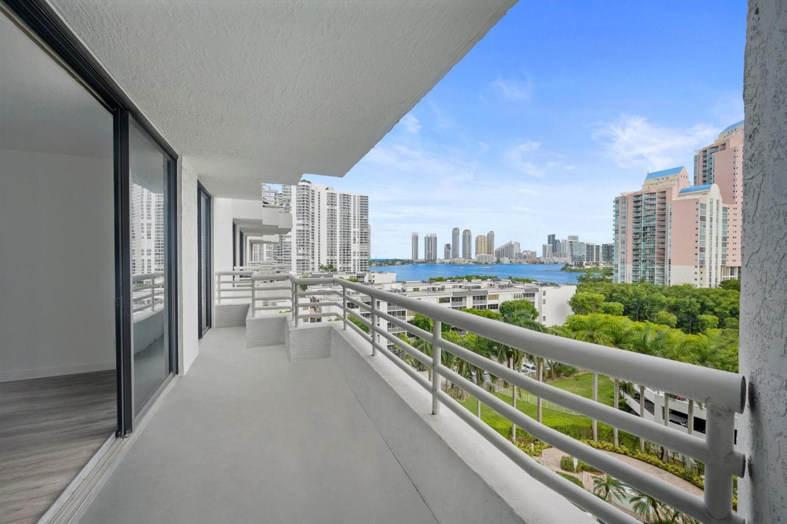 3300 NE 192nd Street # 915, Aventura, FL 33180 photo 4