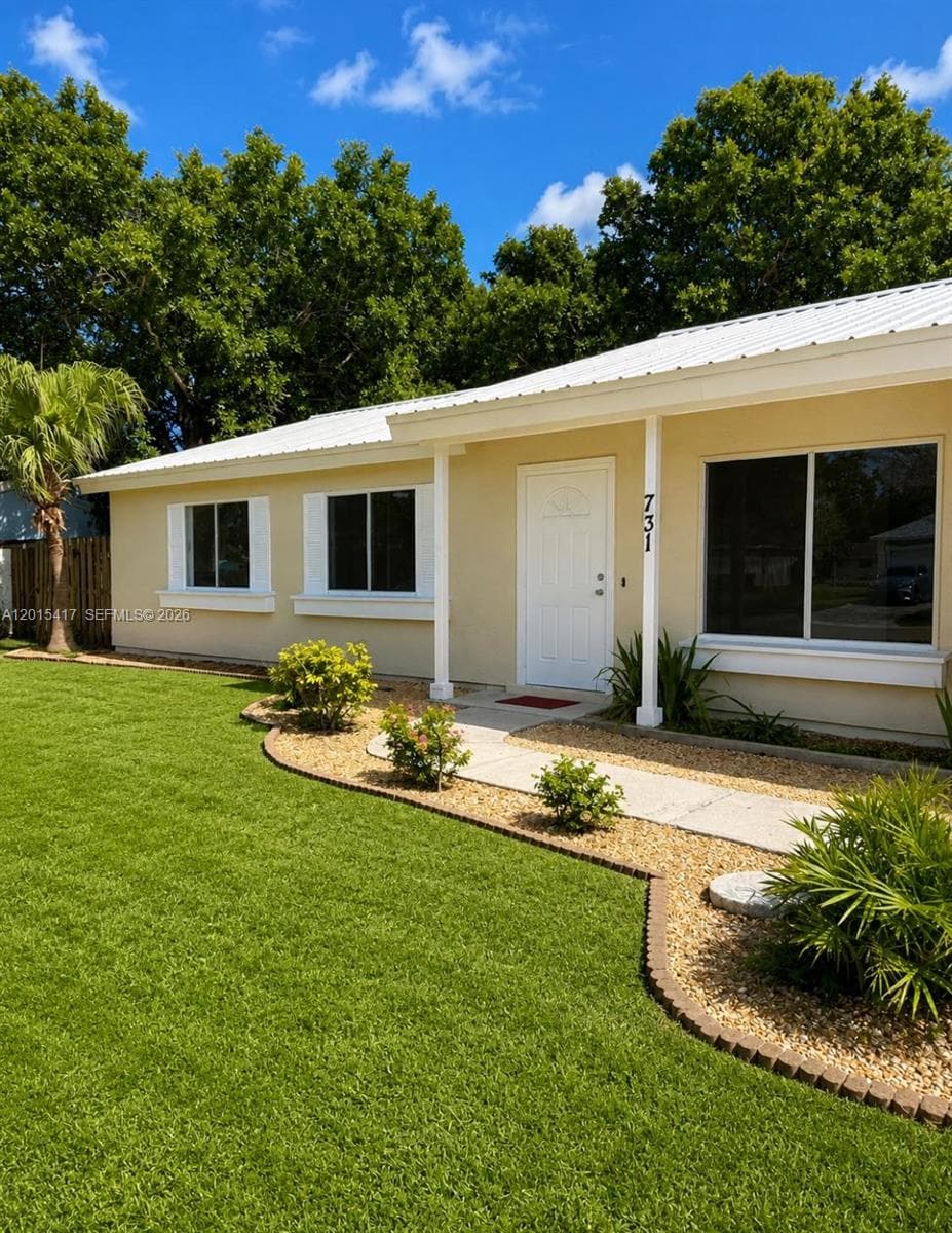 731 SW 24th St, Vero Beach, FL 32962 photo 2