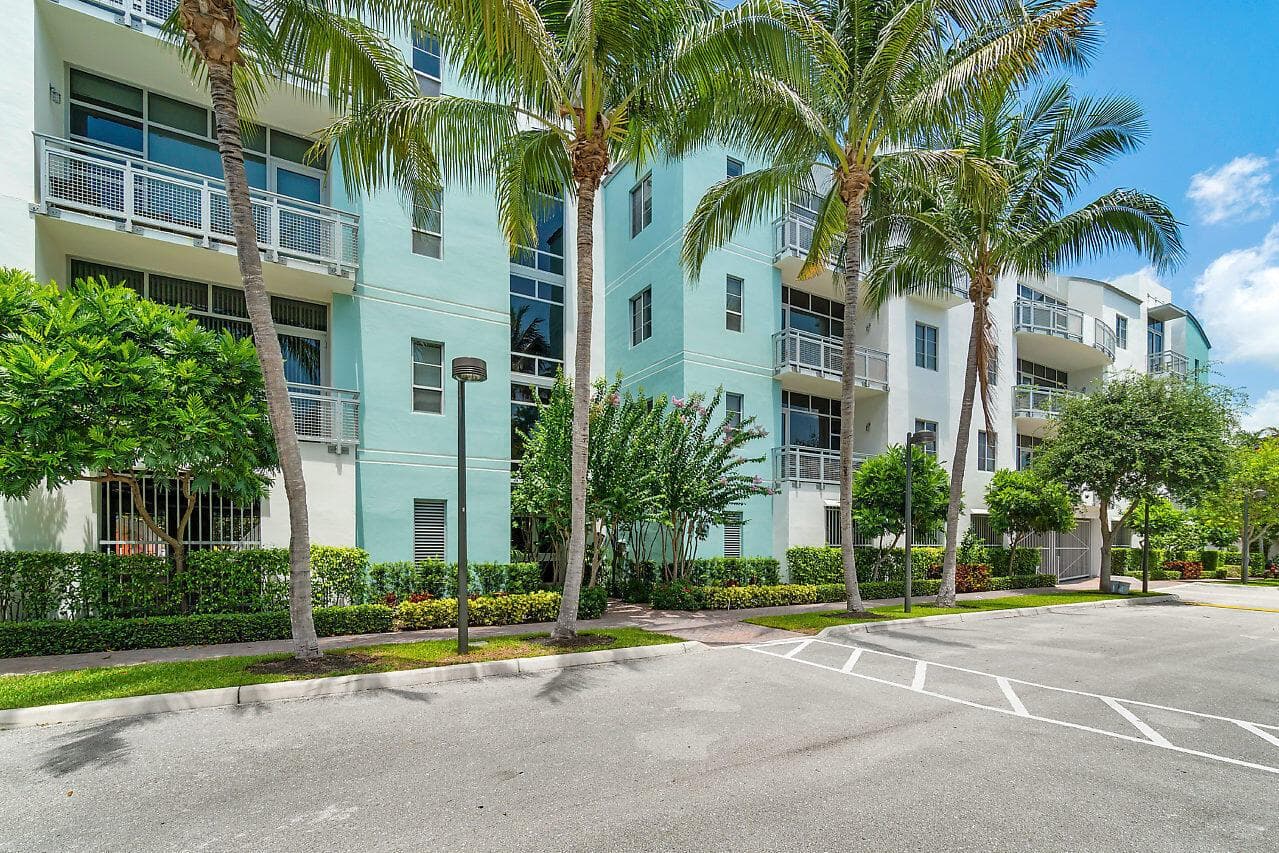 335 SE 6th Avenue # 304, Delray Beach, FL 33483 photo 3