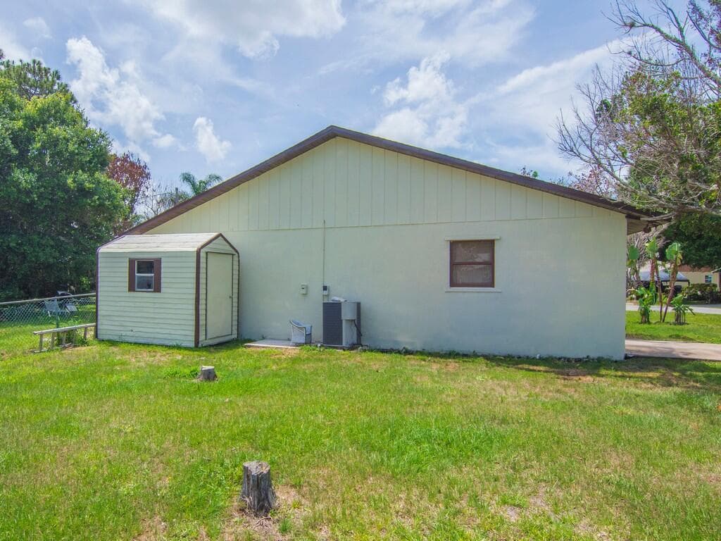 4065 46th Lane, Vero Beach, FL 32967 photo 4