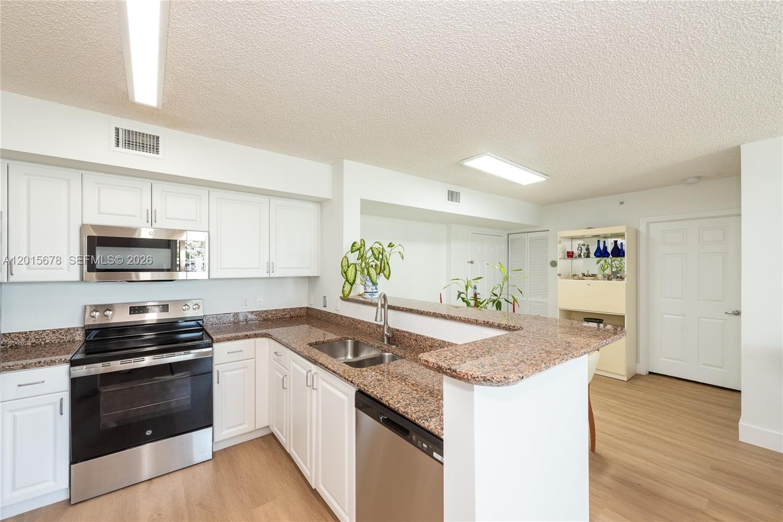 1155 Brickell Bay Dr # 609, Miami, FL 33131 photo 5