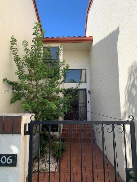 341 Ives Dairy Rd # 341-06, Miami, FL 33179 photo 3