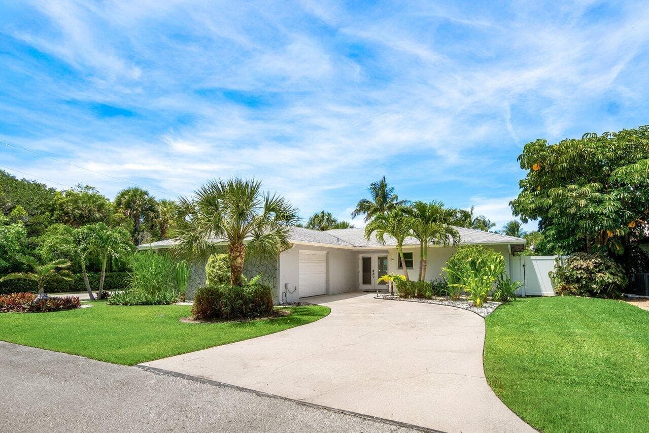 106 Periwinkle Drive, Hypoluxo, FL 33462 photo 2
