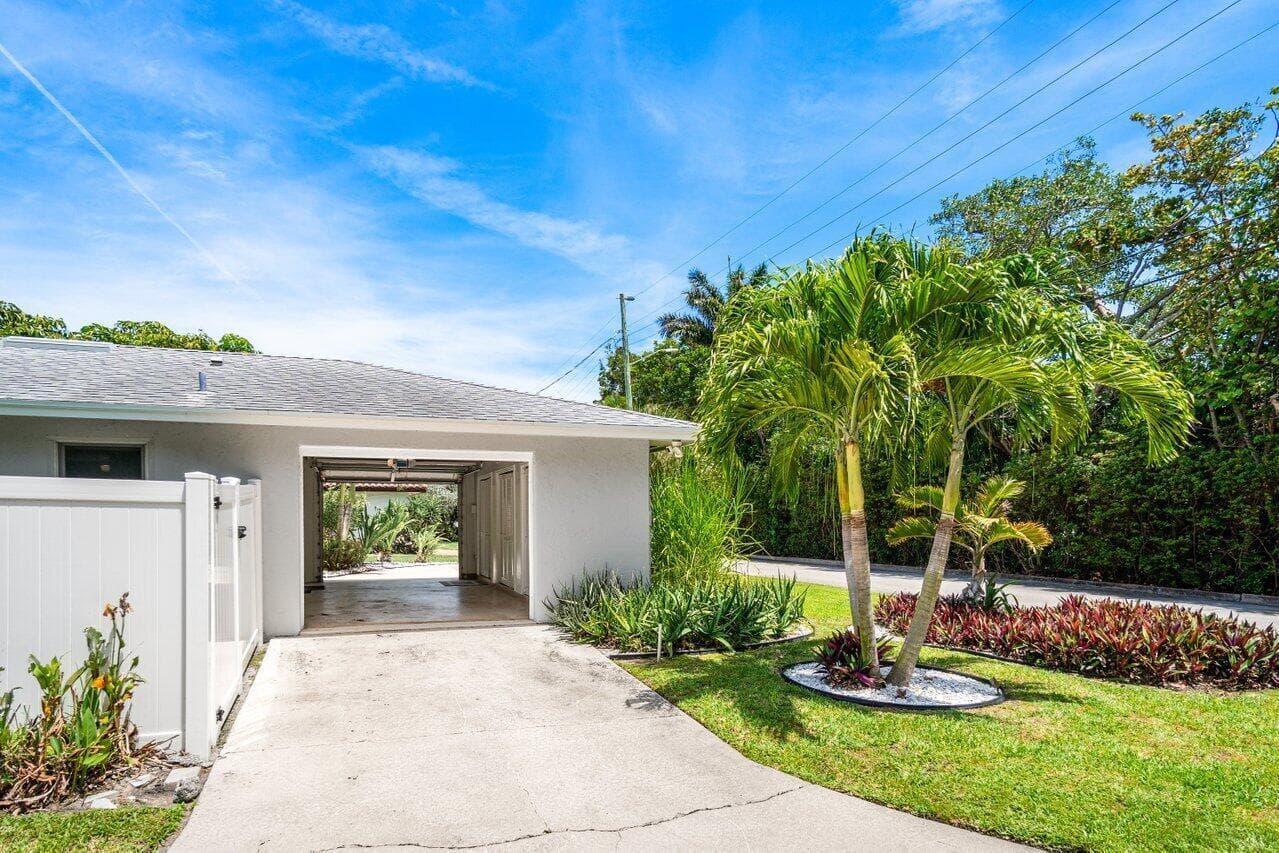 106 Periwinkle Drive, Hypoluxo, FL 33462 photo 5