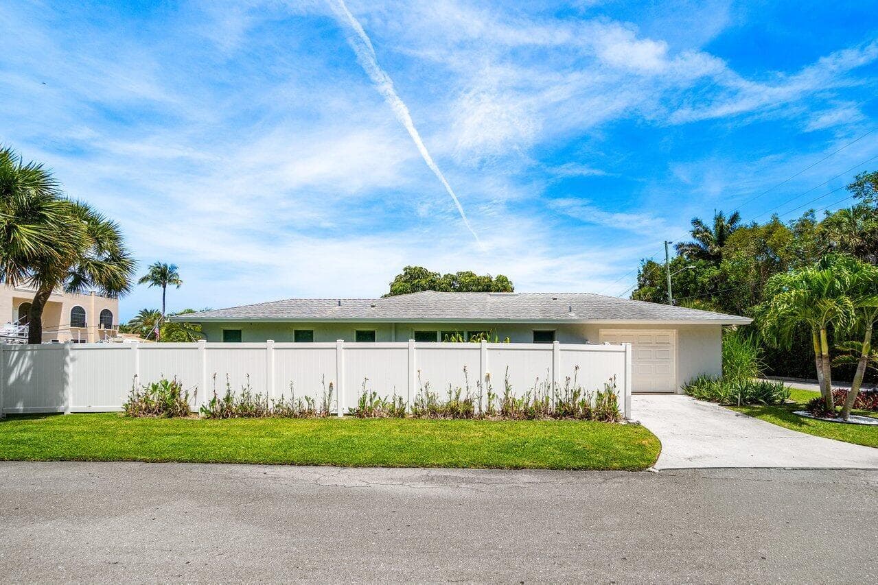 106 Periwinkle Drive, Hypoluxo, FL 33462 photo 4