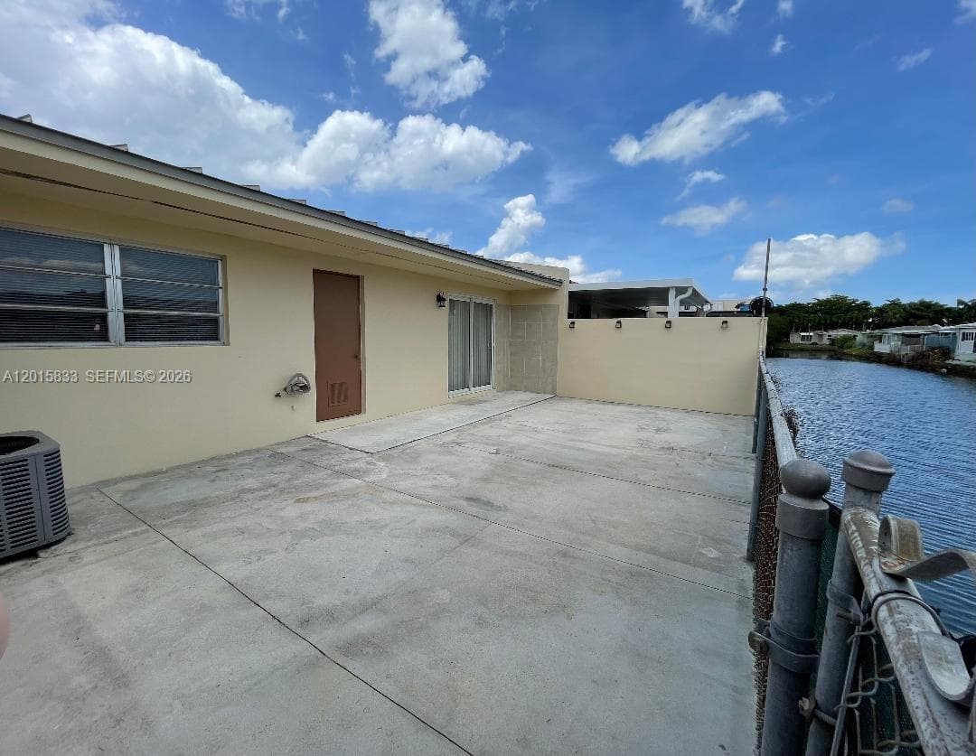 10112 SW 20th St, Miami, FL 33165 photo 2