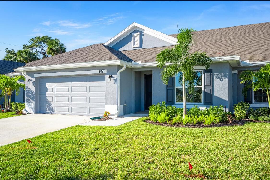 8605 Giovanni Avenue, Fort Pierce, FL 34951 photo 2