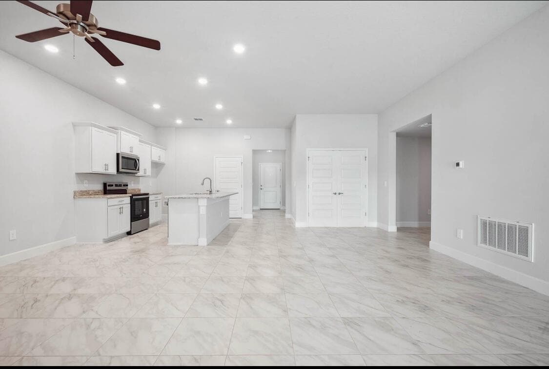 8605 Giovanni Avenue, Fort Pierce, FL 34951 photo 5