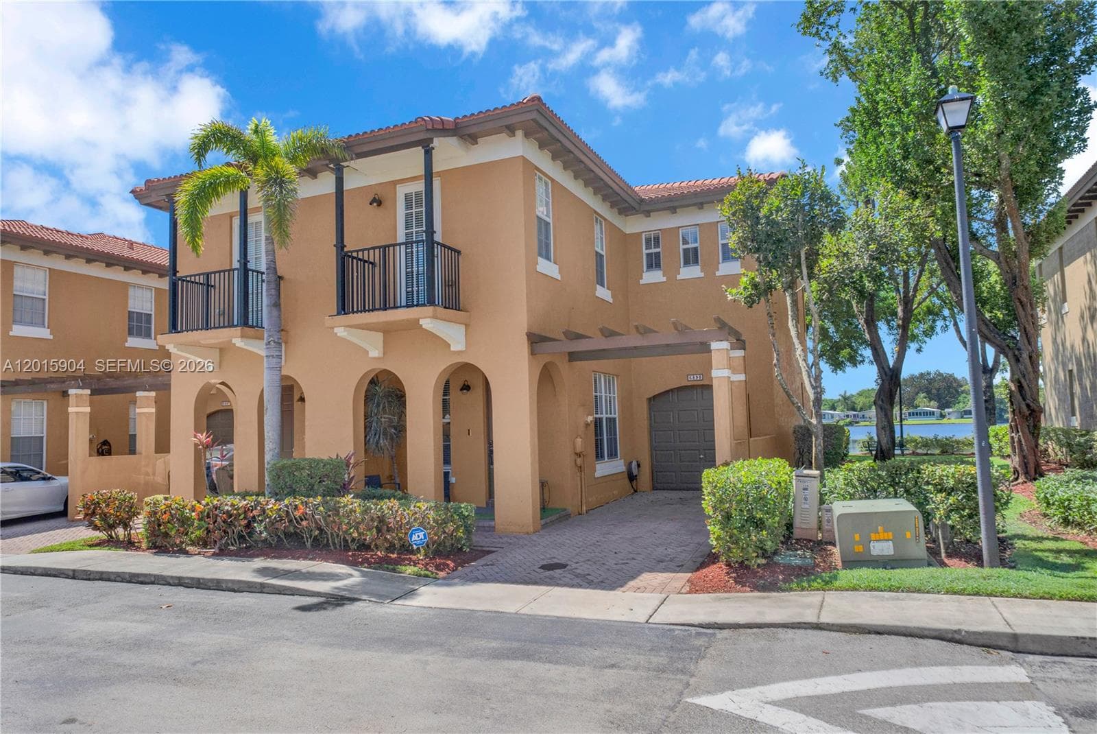 6893 Julia Gardens Dr, Coconut Creek, FL 33073 photo 2