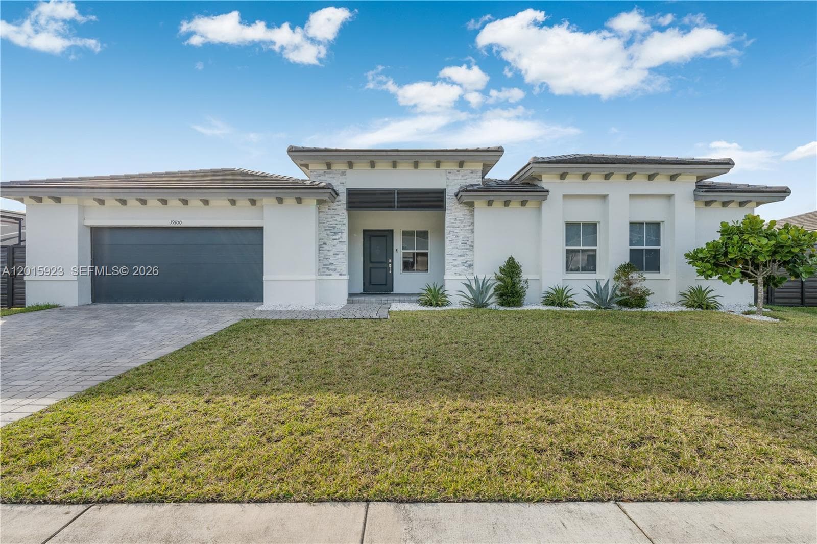 19100 SW 132nd Pl, Miami, FL 33177 photo 2