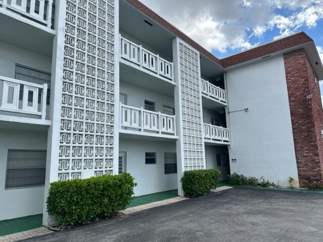 1380 NW 43 Terrace # 306, Lauderhill, FL 33313 photo 2