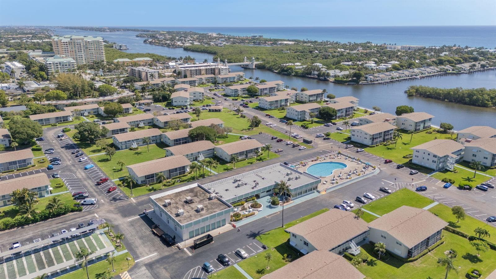 740 W Horizons W # 203, Boynton Beach, FL 33435 photo 2