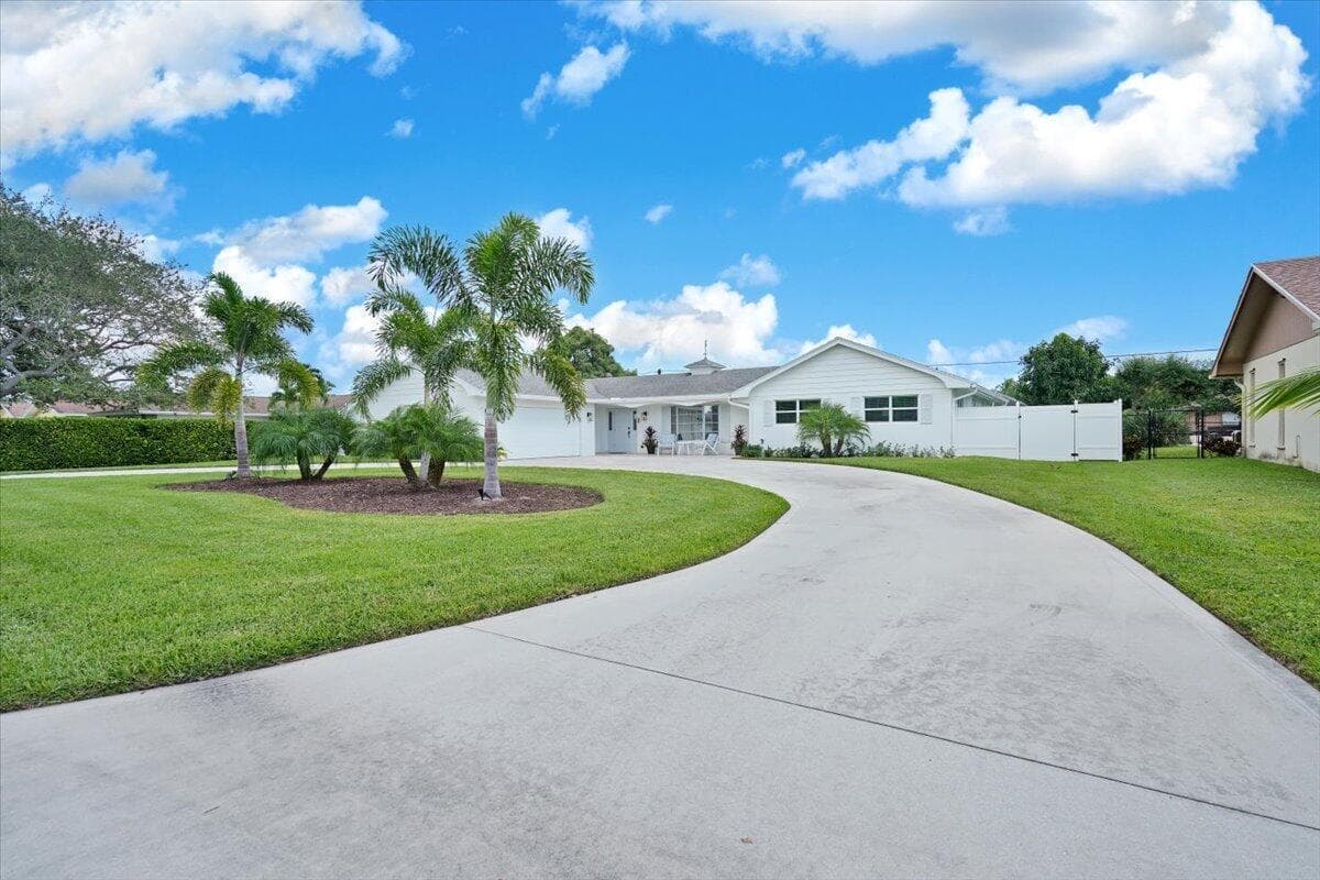 76 W Fairview W, Tequesta, FL 33469 photo 2