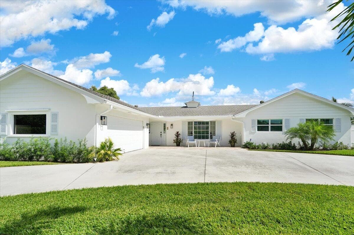 76 W Fairview W, Tequesta, FL 33469