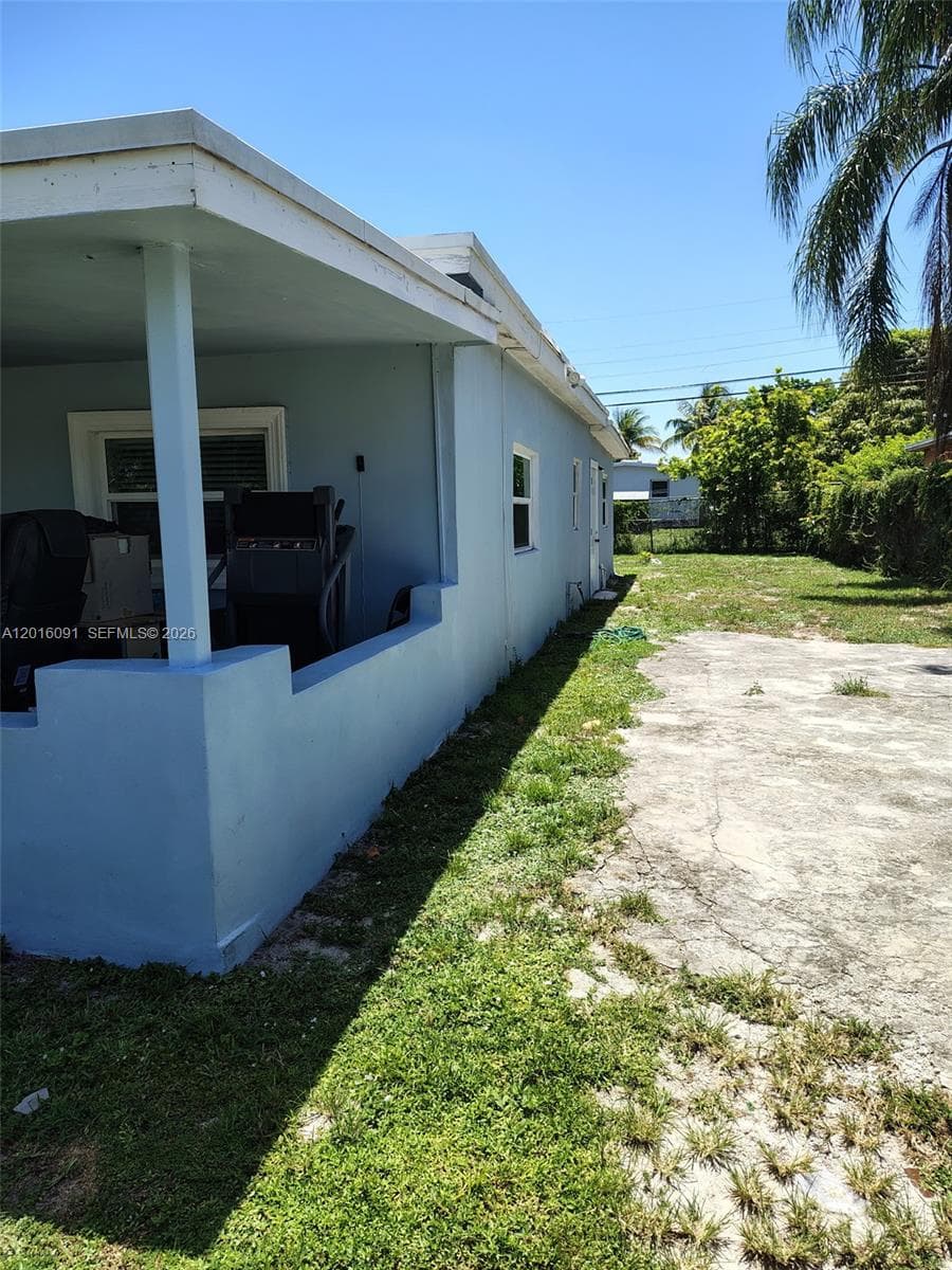 311 NW 28th Way, Fort Lauderdale, FL 33311 photo 3