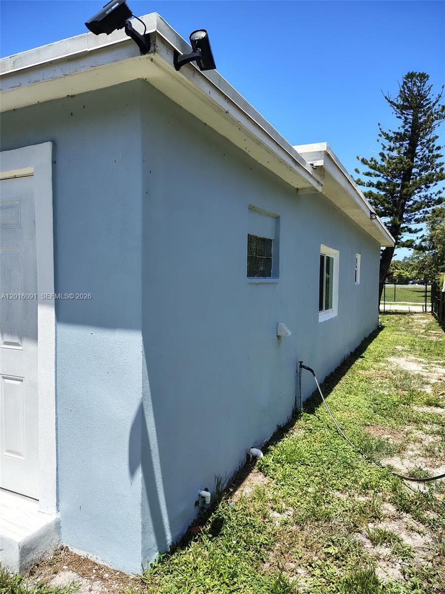 311 NW 28th Way, Fort Lauderdale, FL 33311 photo 5