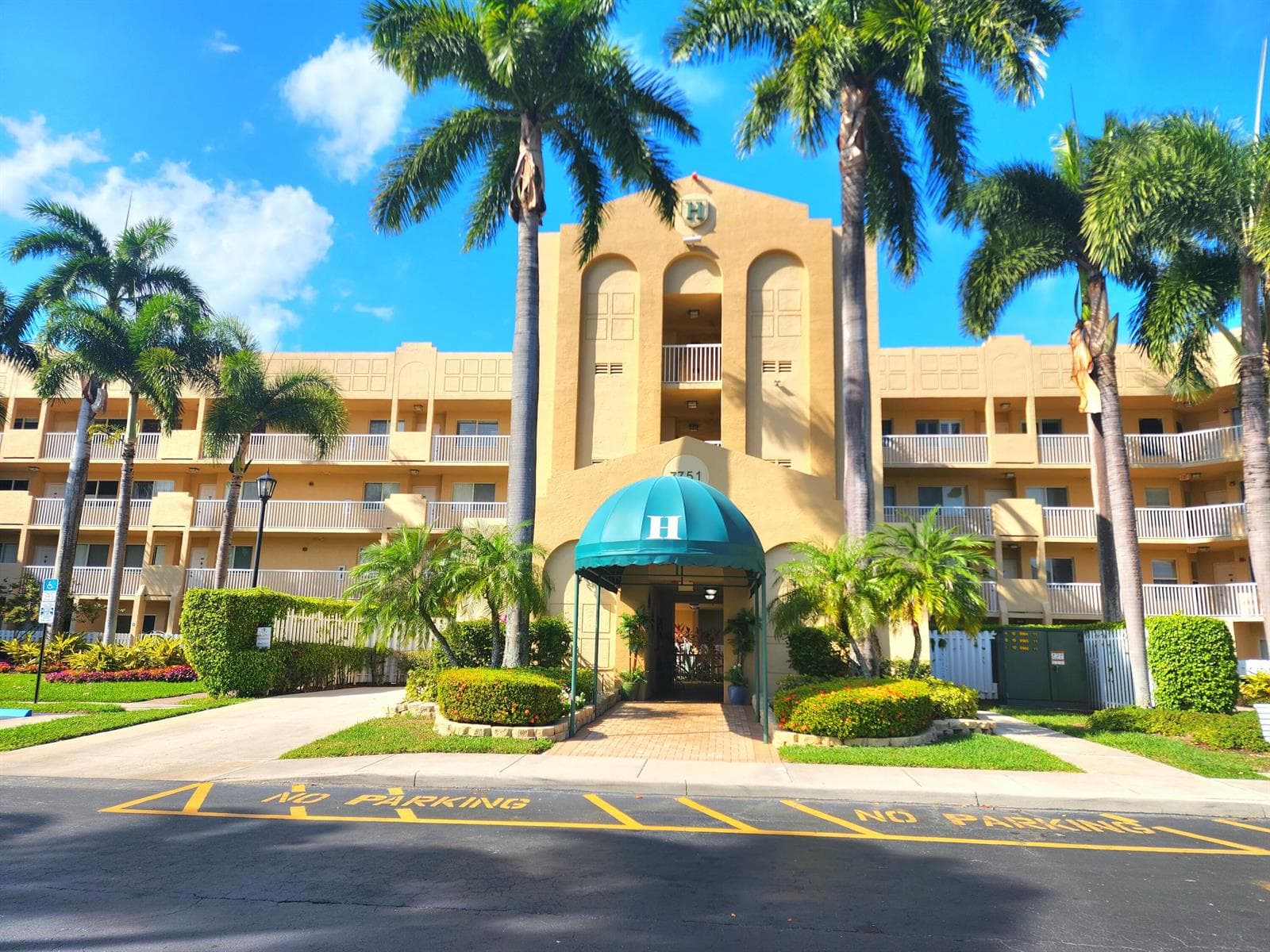 7751 Southampton Terrace # 215, Tamarac, FL 33321 photo 2
