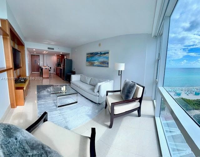 6801 Collins Ave # 718 (deed 707), Miami Beach, FL 33141 photo 4