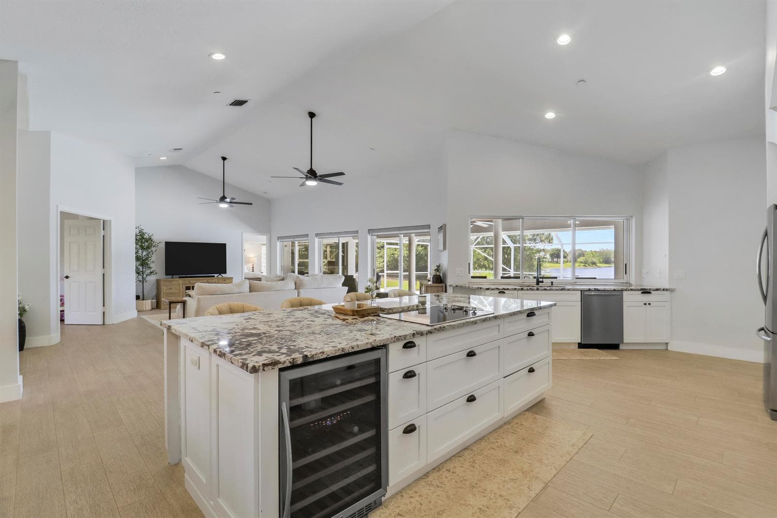 550 SE Ashley Oaks Way, Stuart, FL 34997 photo 2