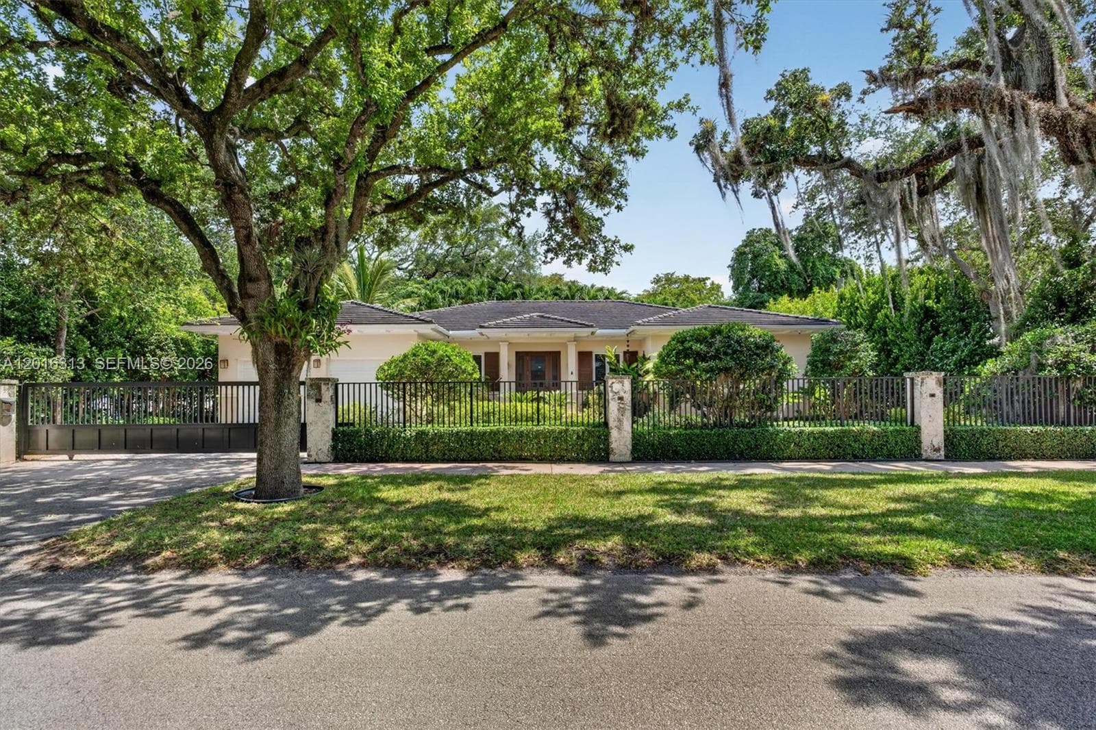 442 Amalfi Ave, Coral Gables, FL 33146 photo 5