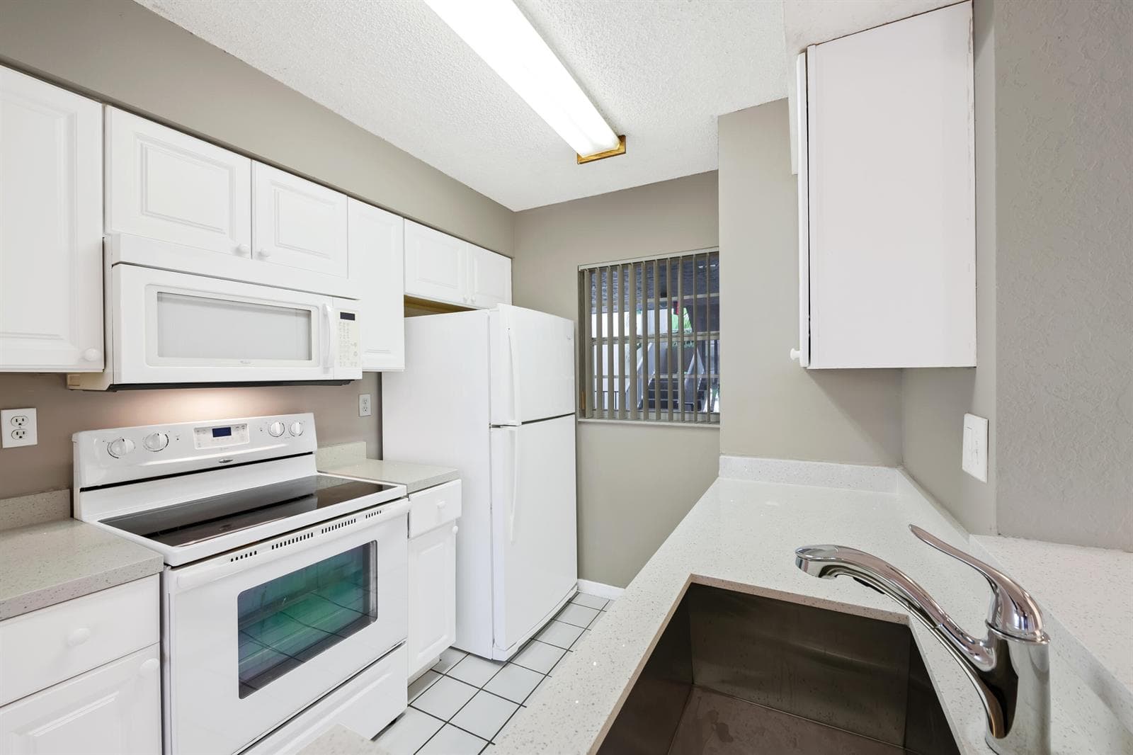 2861 N Oakland Forest Drive # 202, Oakland Park, FL 33309 photo 3
