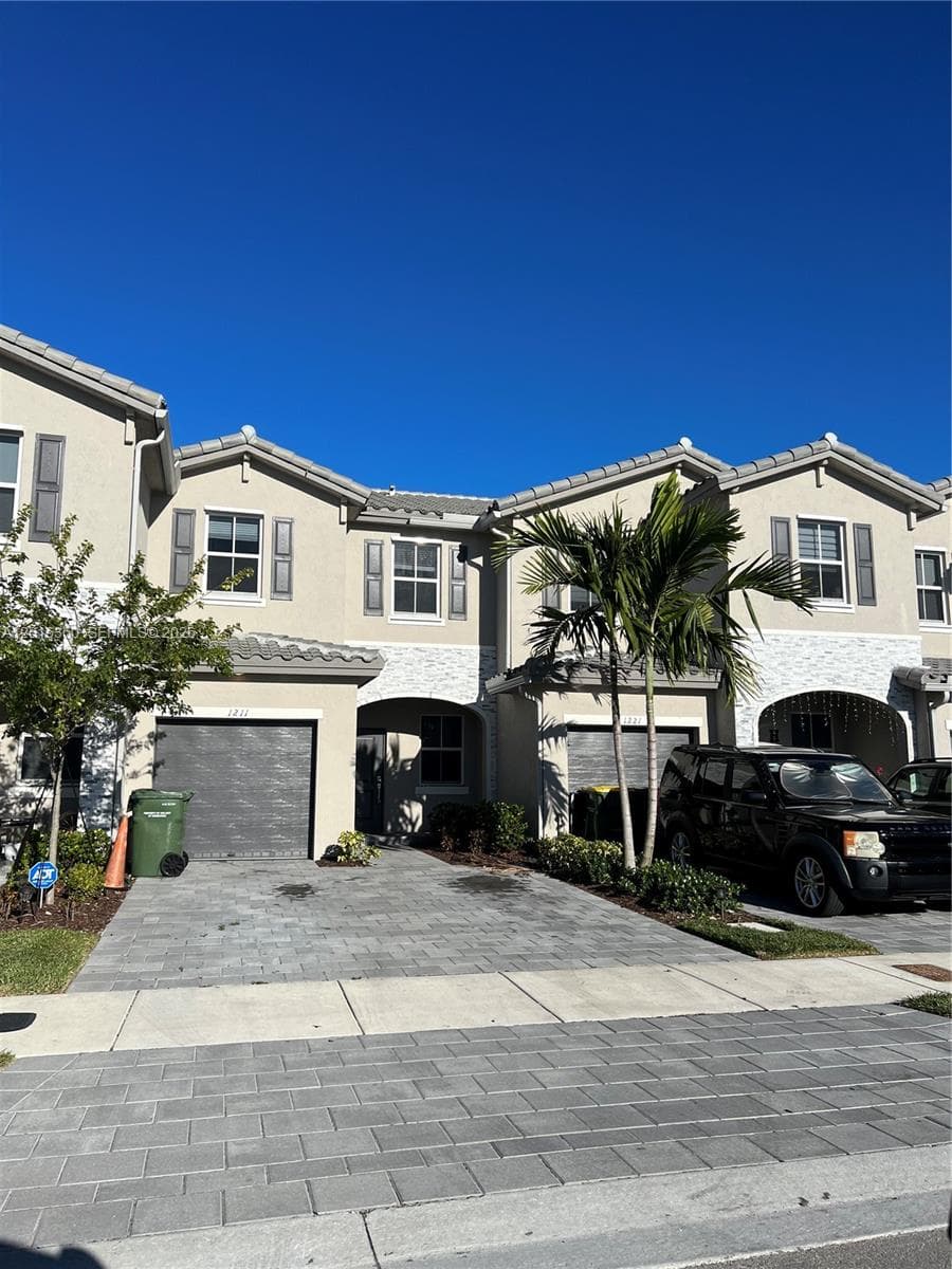 1211 SE 27th Ter, Homestead, FL 33035