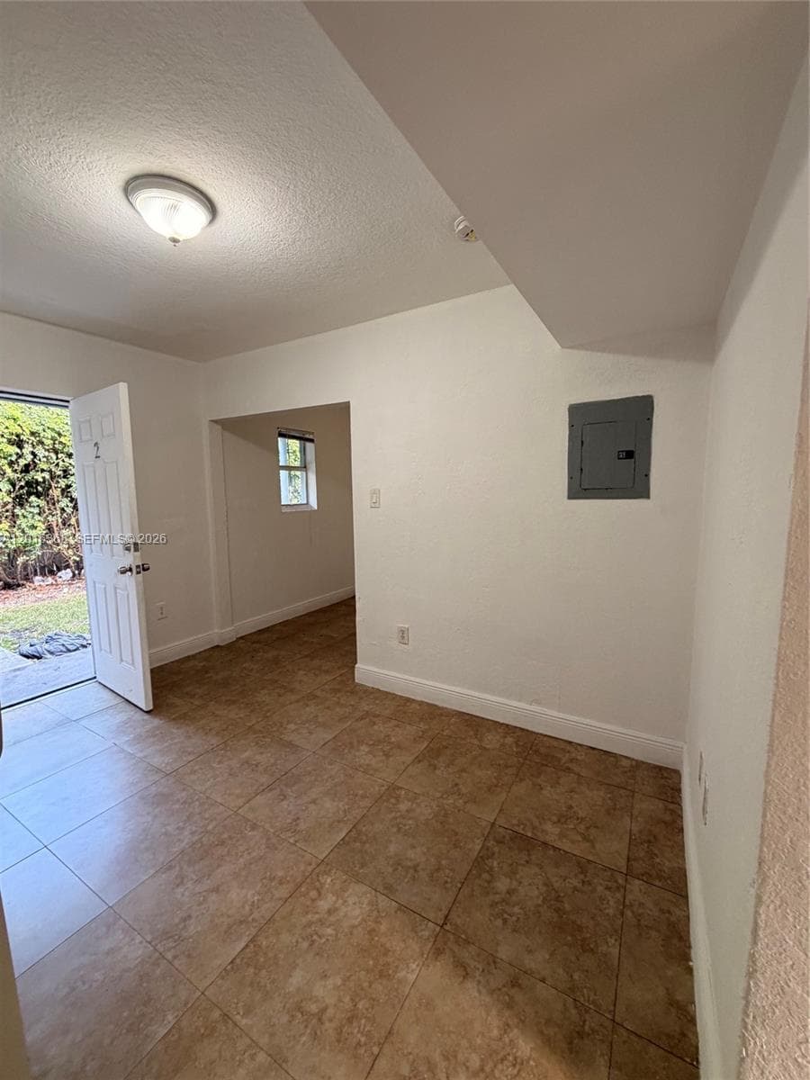 219 NW 10th St # 2, Miami, FL 33136 photo 2