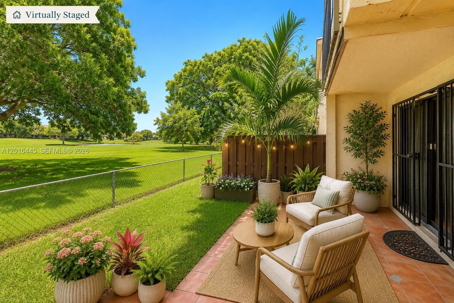425 W Park Dr # 10, Miami, FL 33172 photo 2