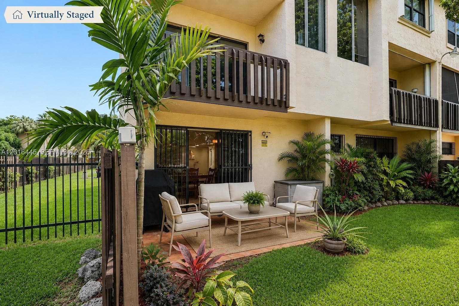 425 W Park Dr # 10, Miami, FL 33172 photo 5