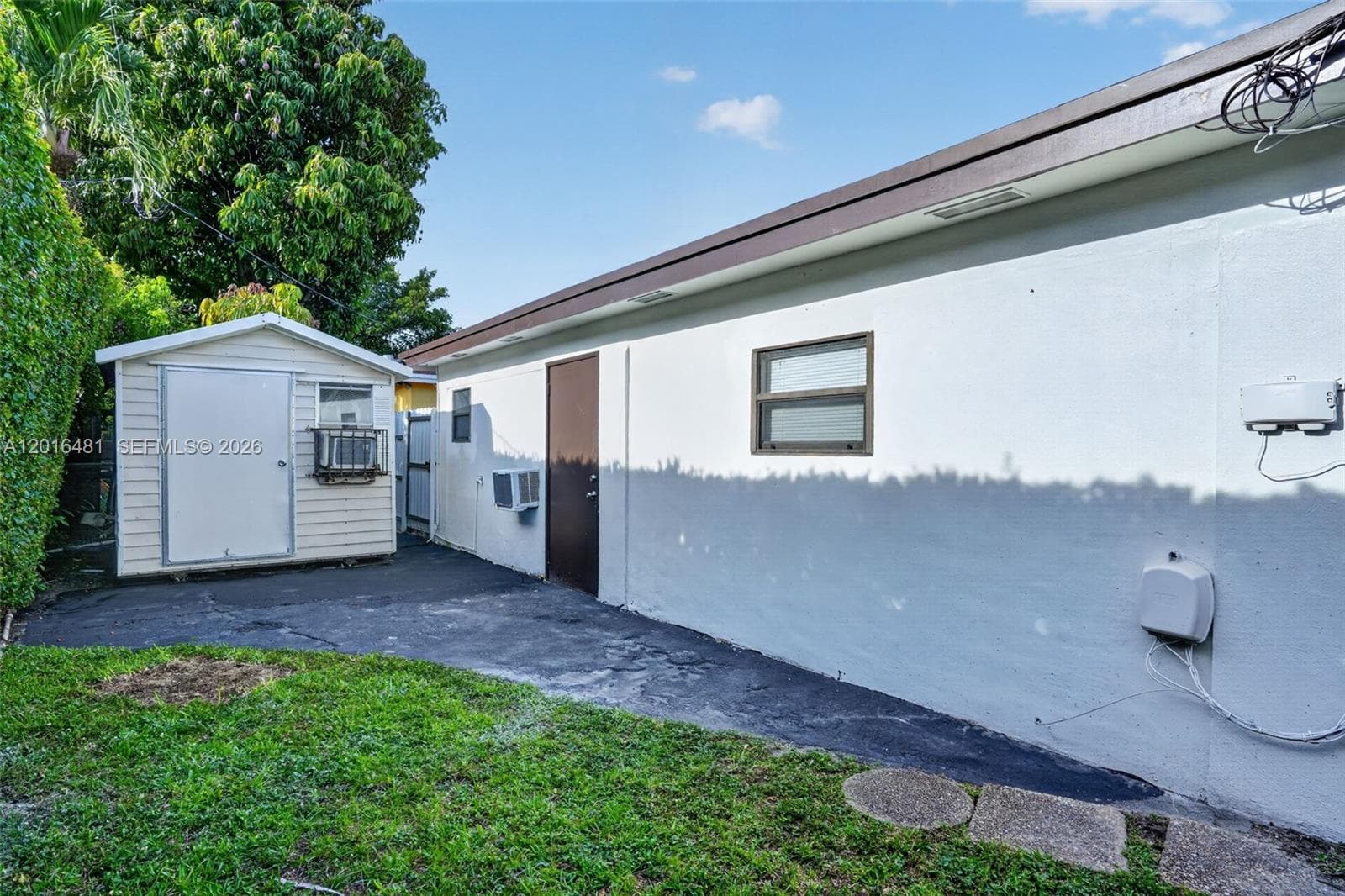 2451 NW 11th St, Miami, FL 33125 photo 5