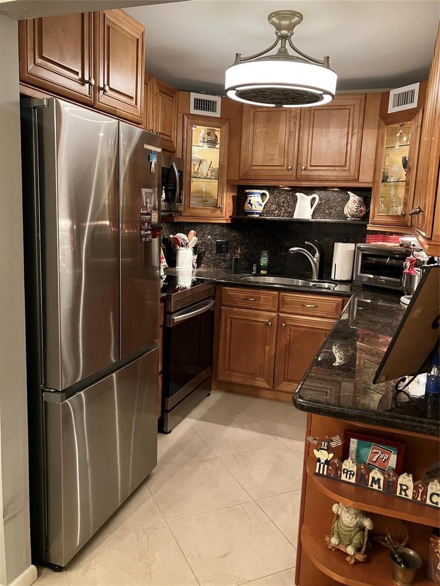 284 Grantham F, Deerfield Beach, FL 33442 photo 3
