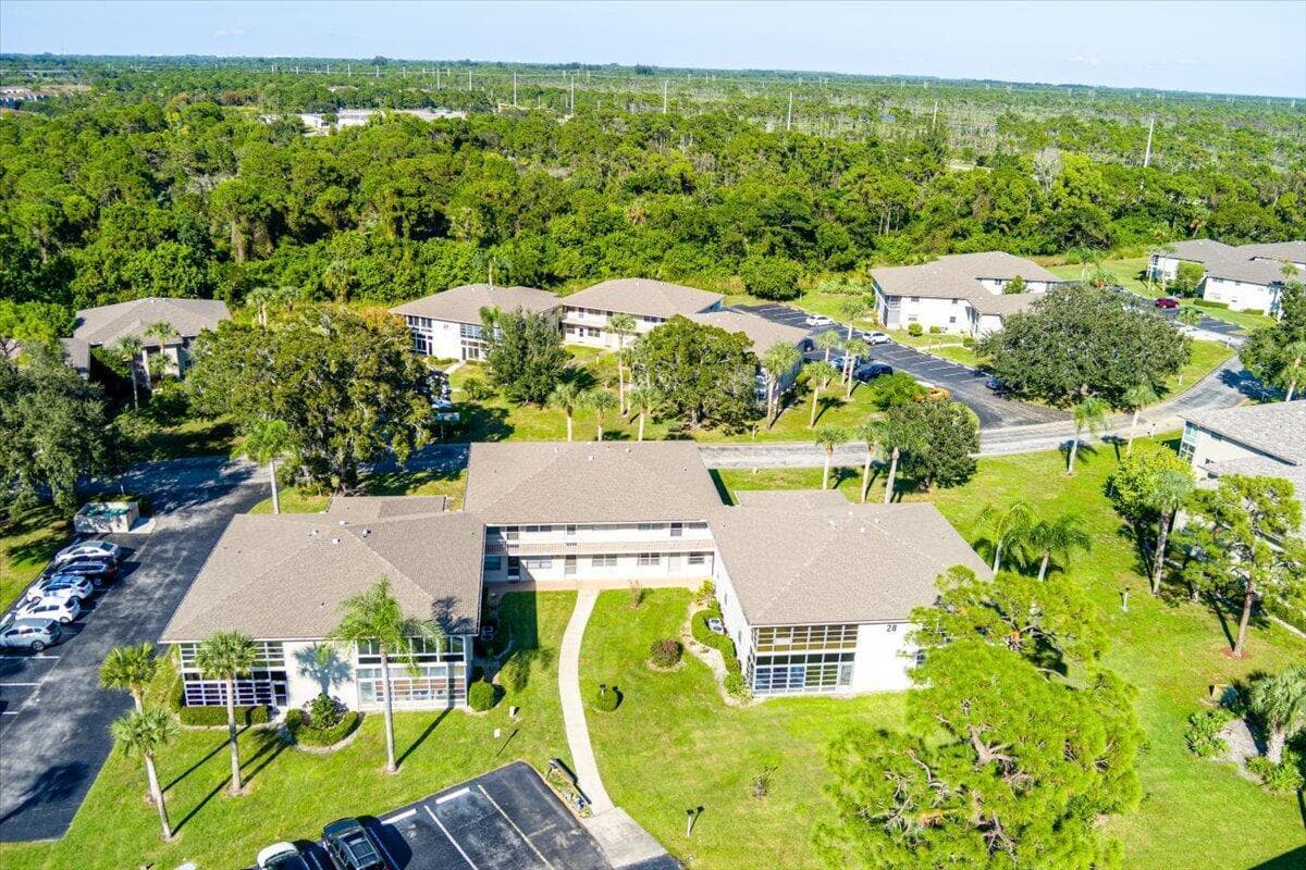 28 Lake Vista Trail # 105, Port St. Lucie, FL 34952 photo 2