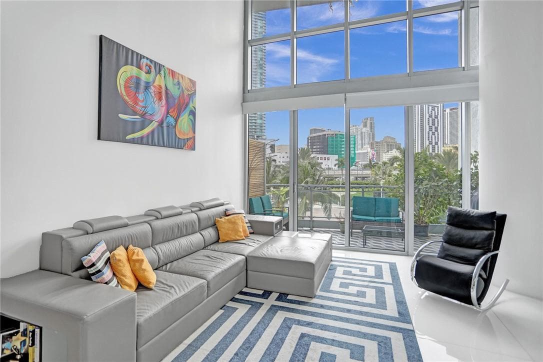 90 SW 3rd Street # Th300b, Miami, FL 33130 photo 5