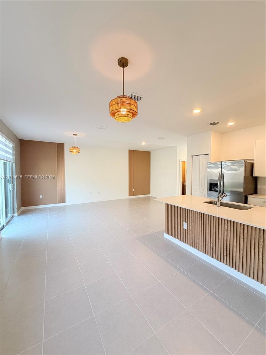 663 SE 13th St Cir, Homestead, FL 33034 photo 4