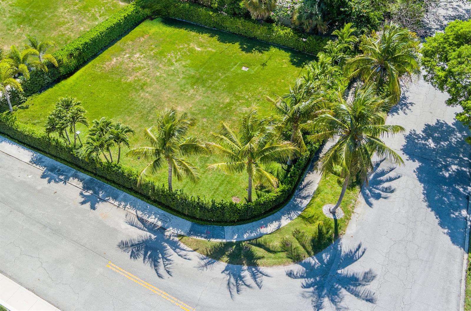 8001 Arlington Place, West Palm Beach, FL 33405 photo 2