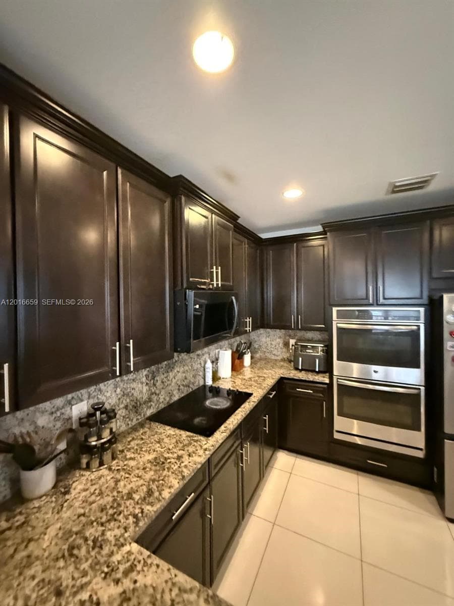 9845 NW 86th Ter, Doral, FL 33178 photo 4
