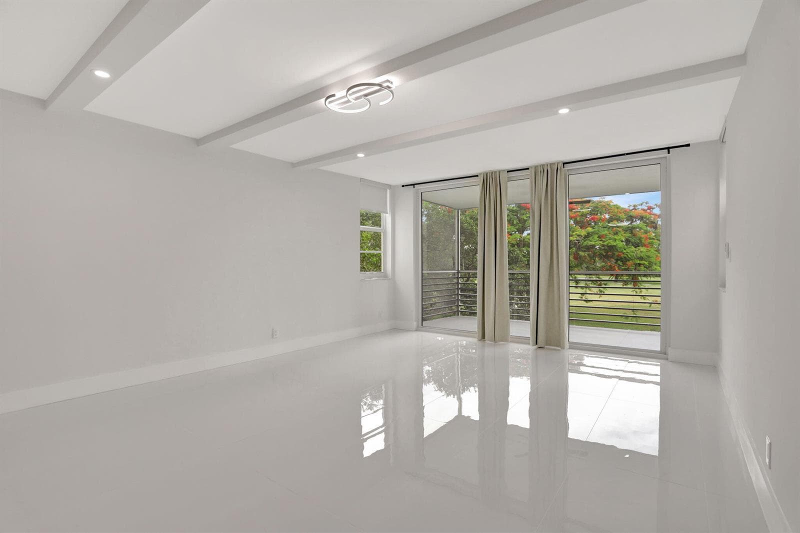 3505 Oaks Way # 204, Pompano Beach, FL 33069 photo 2